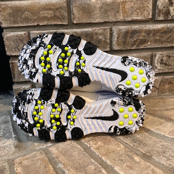 Nike Future Field Youth Cleats - Picture 3 of 3